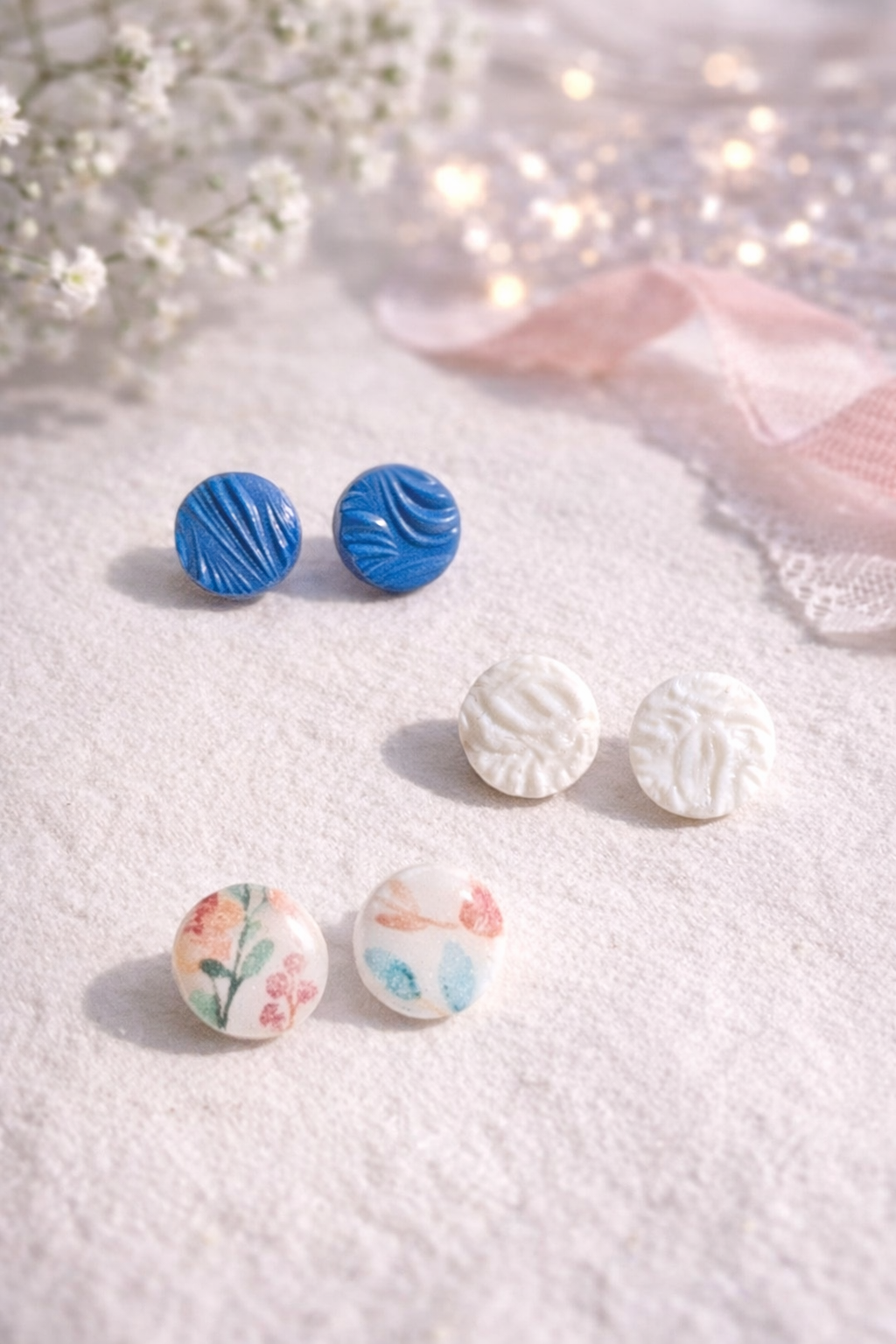 3er Set Ohrstecker aus Polymer Clay – Handgemachte Stud Earrings in Blau, Weiß & Blumenmuster